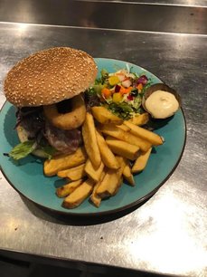 Hamburger bun Black Angus burger 200 gram Hamburger bun Black Angus burger 200 gram